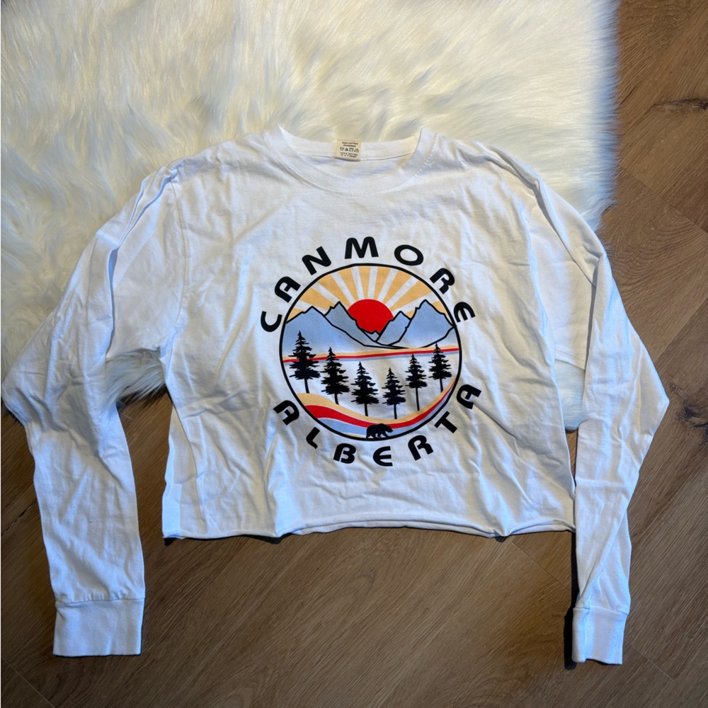 Cropped Long Sleeve Graphic Tee